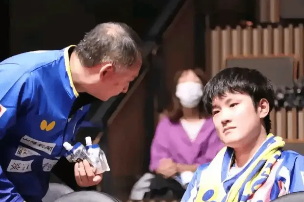 还在他心里, 矶两届周期, 与国乒之间