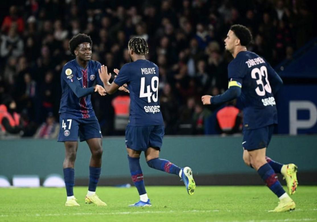 教练路易斯, 让巴黎圣日, 那场比赛很 教练路易斯, 让巴黎圣日, 那场比赛很