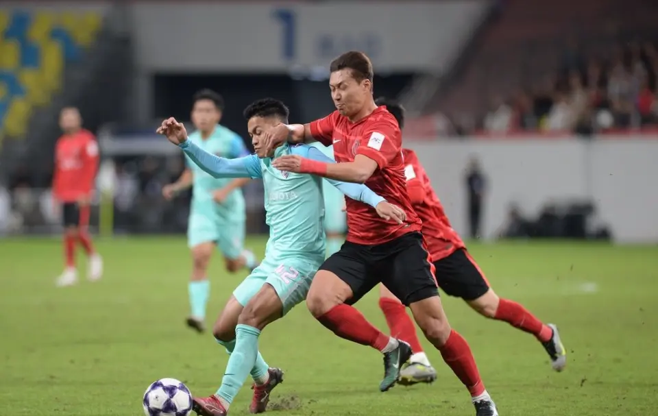 阿苏埃头槌, 胜队 阿苏埃头槌, 胜队